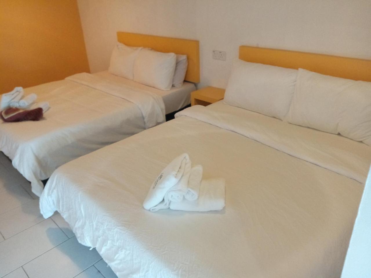 The Serai Cottage Transit Hotel カンポン・ゴン・バダック エクステリア 写真